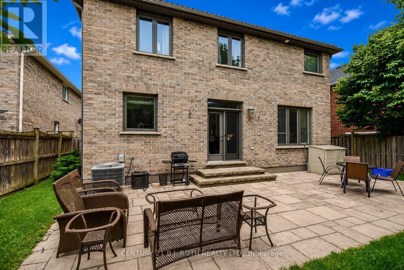 20 FALCON CRESCENT - Image 35