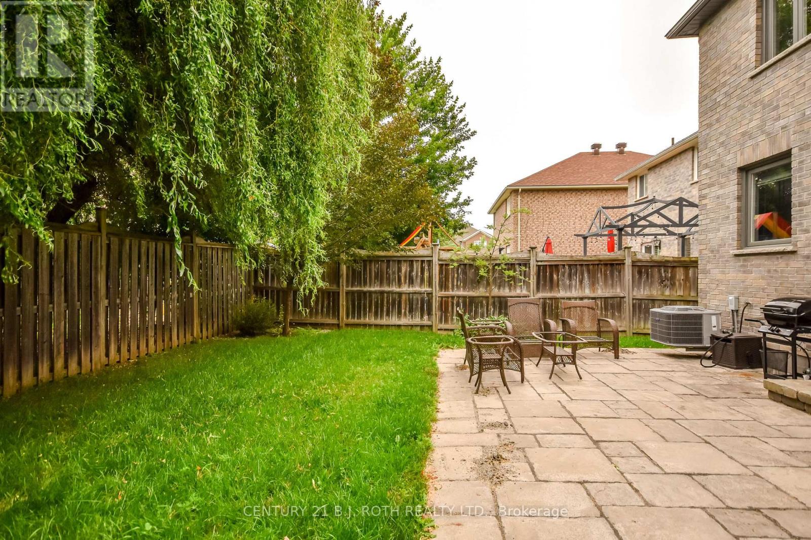 20 FALCON CRESCENT - Image 36