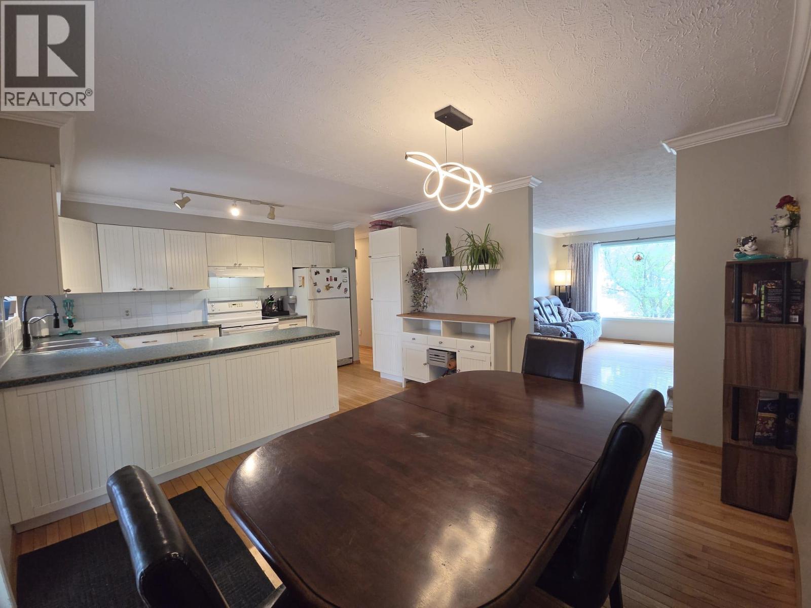 16 Kiskatinaw Place - 11