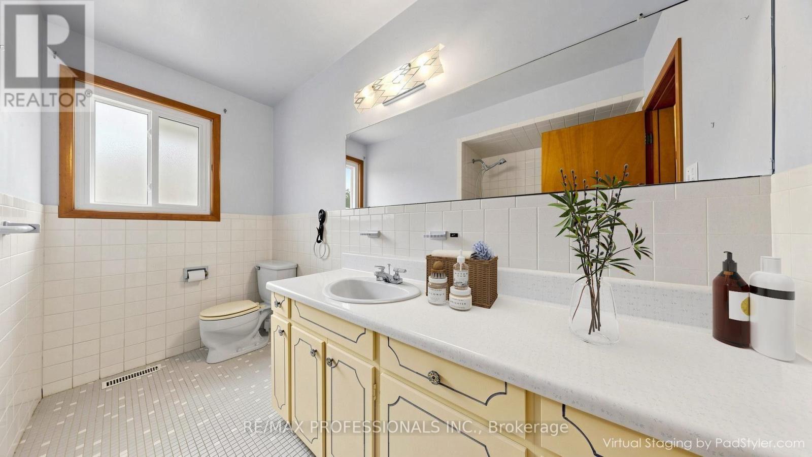 26 WOODCREST DRIVE - 16