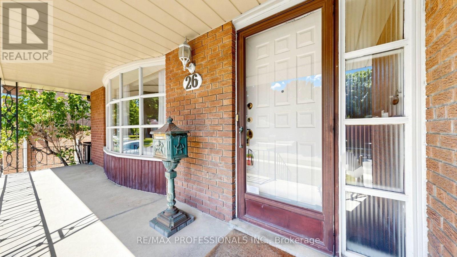 26 WOODCREST DRIVE - 5