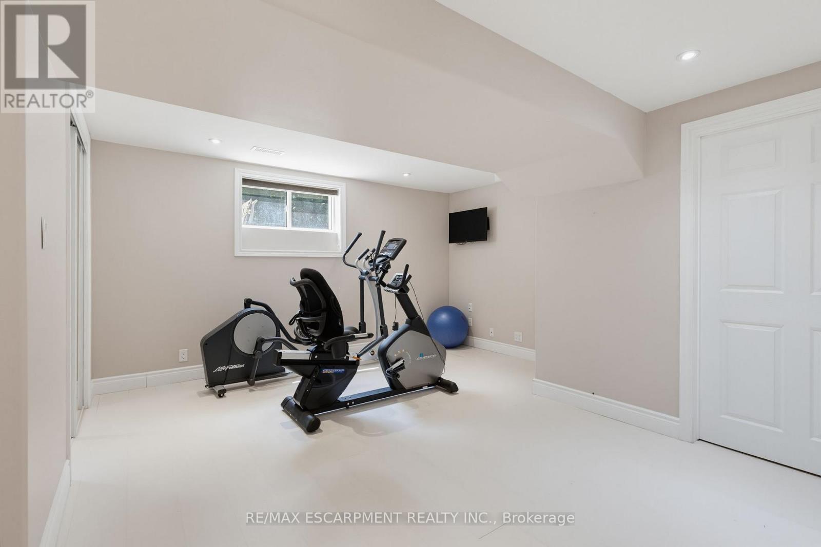 2188 BADER CRESCENT - Image 33