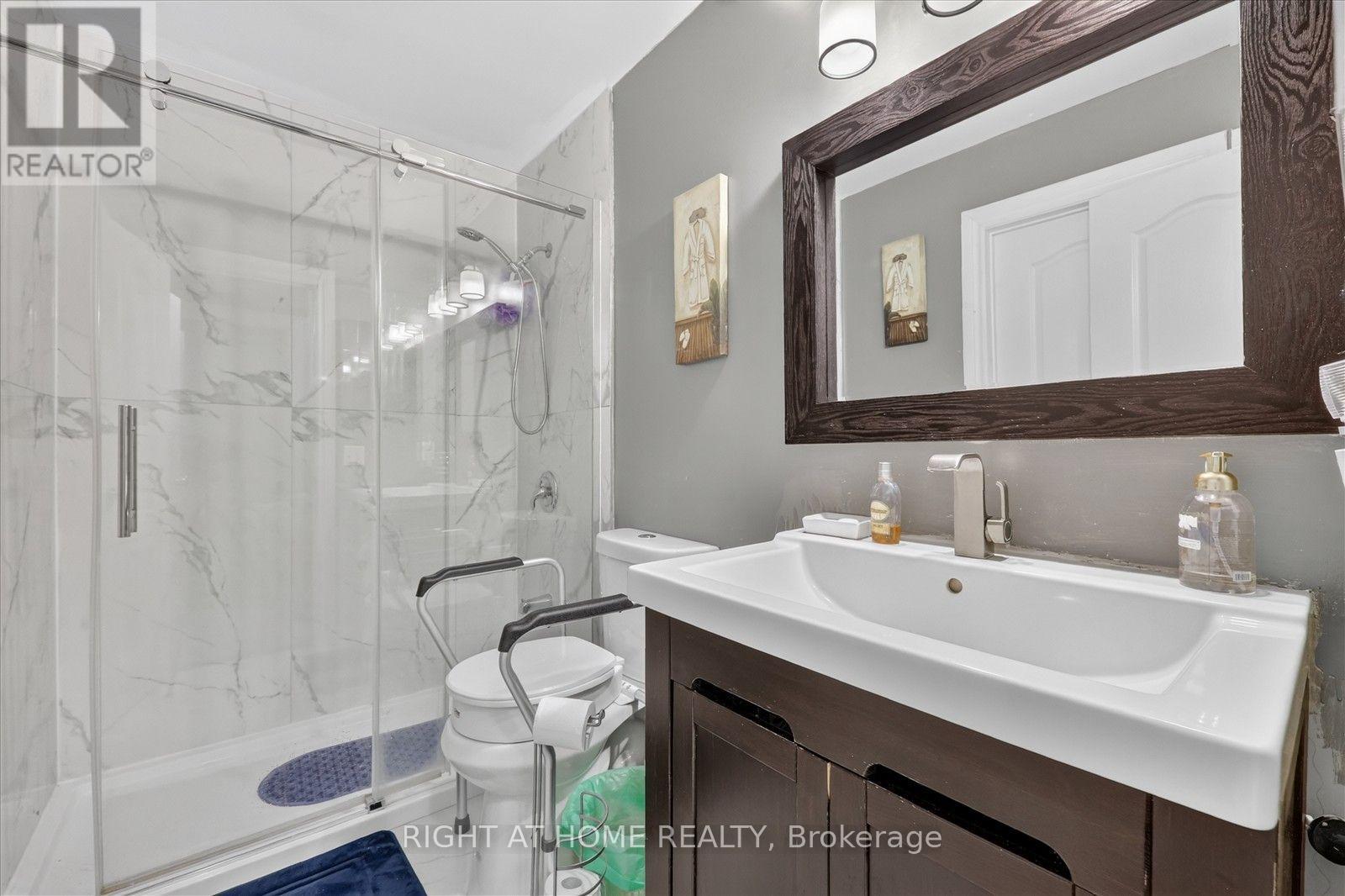305 ALDER STREET - 21