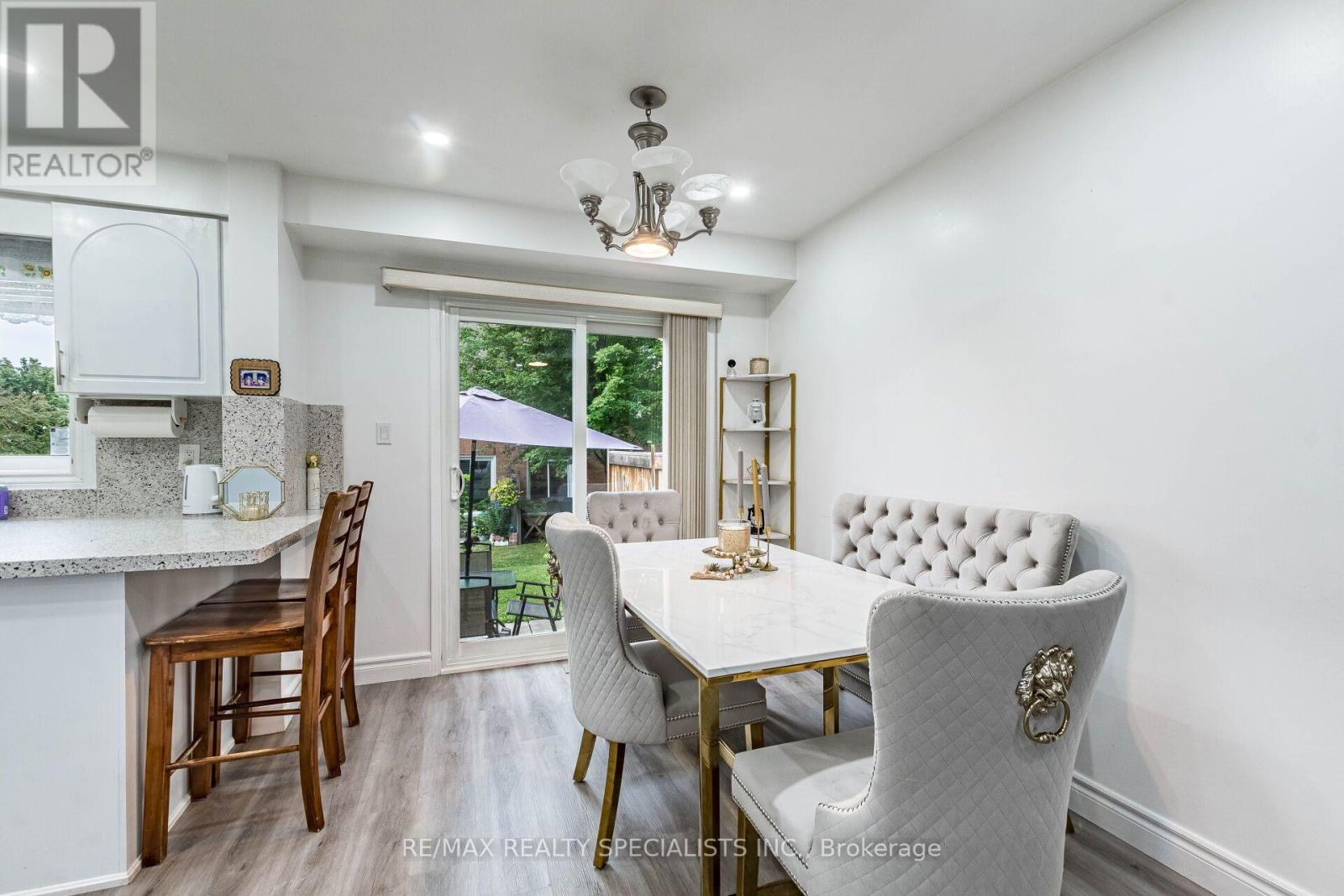 #41 1588 SOUTH PARADE COURT - 16