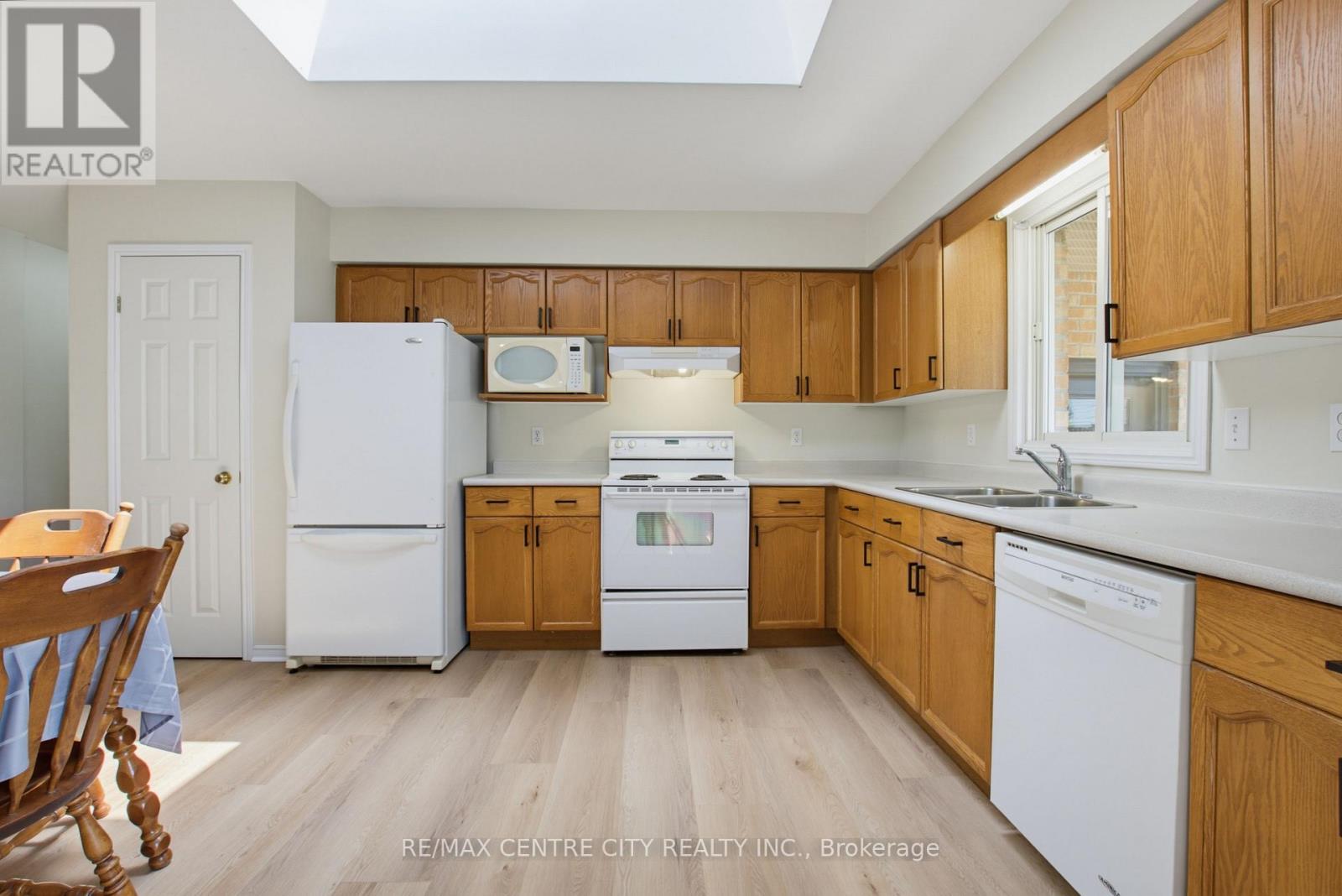 9 YARMOUTH DRIVE - 16
