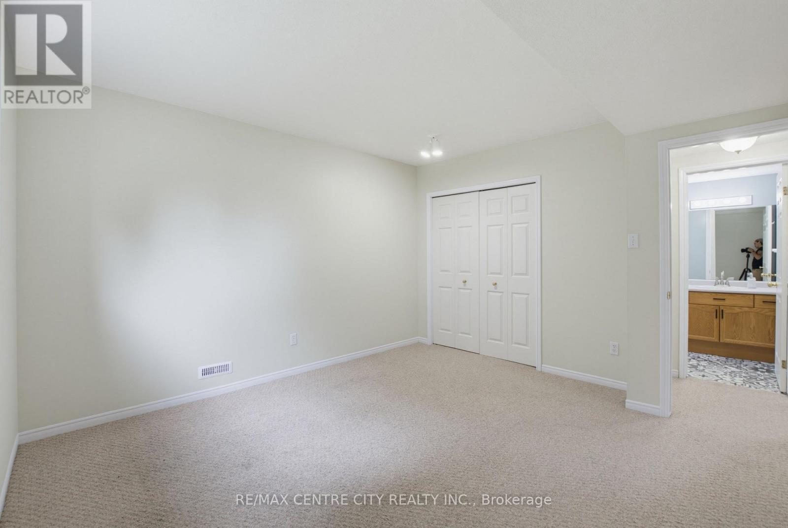 9 YARMOUTH DRIVE - 21
