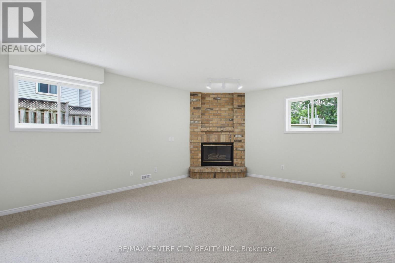 9 YARMOUTH DRIVE - 17