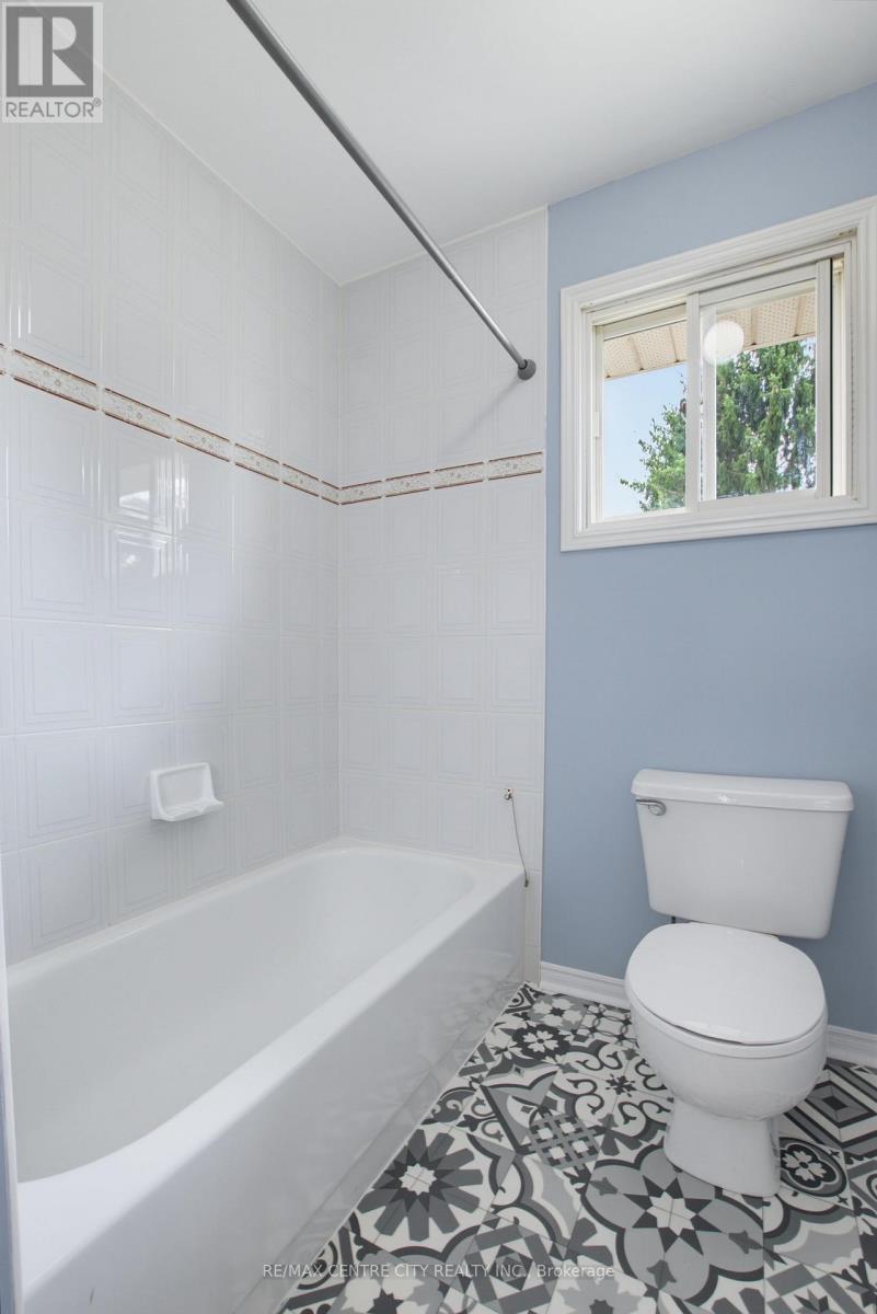 9 YARMOUTH DRIVE - 29