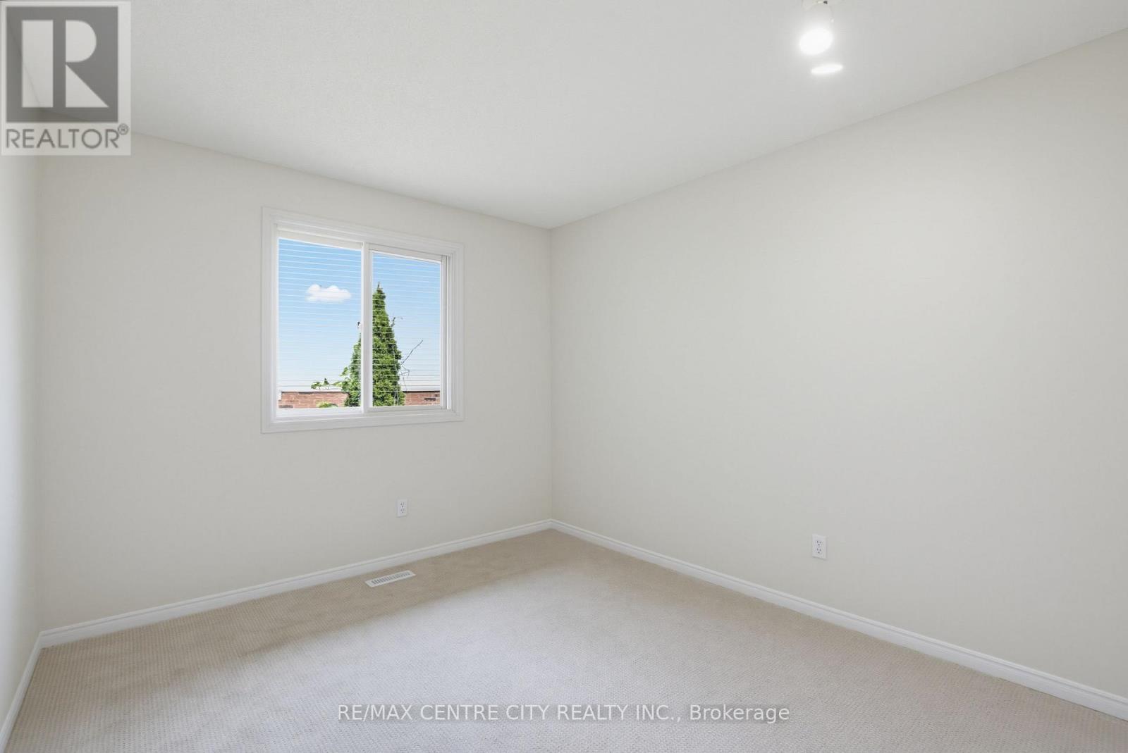 9 YARMOUTH DRIVE - 31