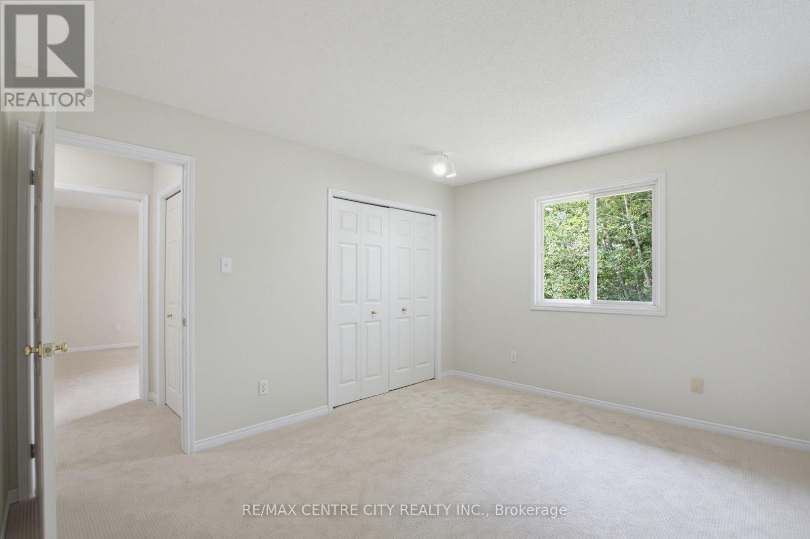 9 YARMOUTH DRIVE - 34
