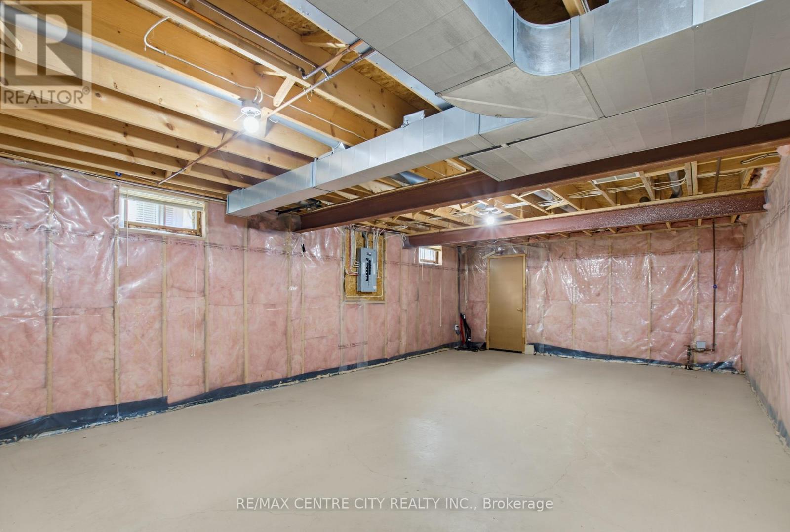 9 YARMOUTH DRIVE - 36