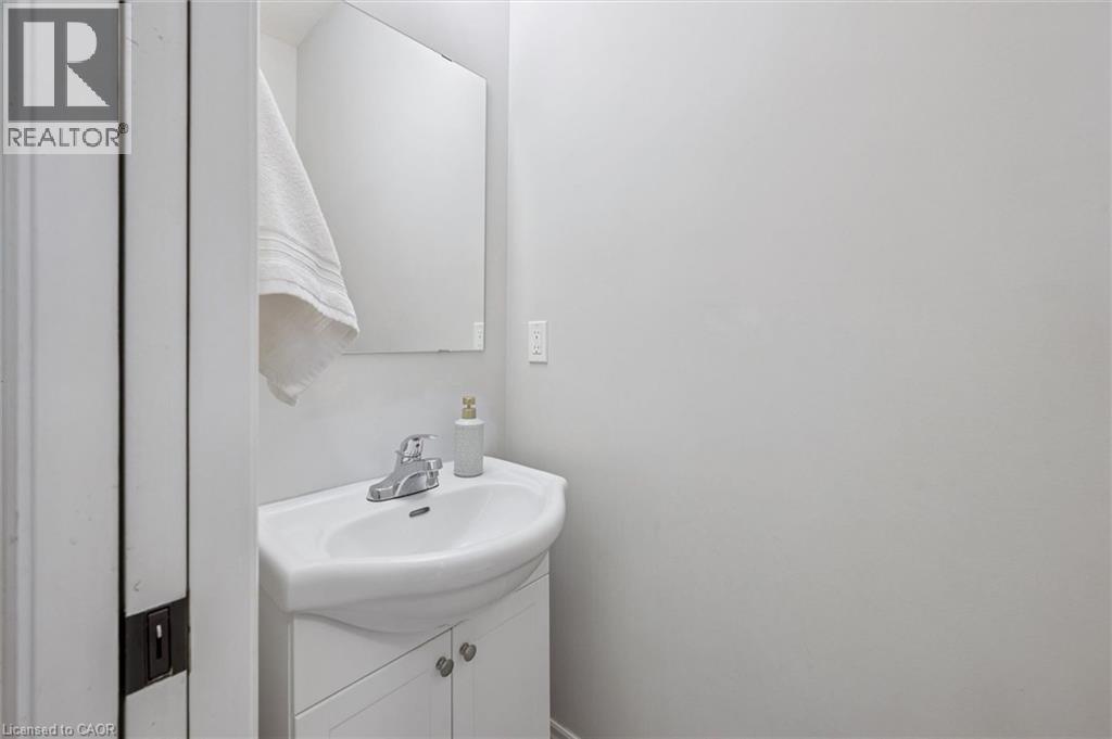 #12 254 GOSLING GARDENS - 17