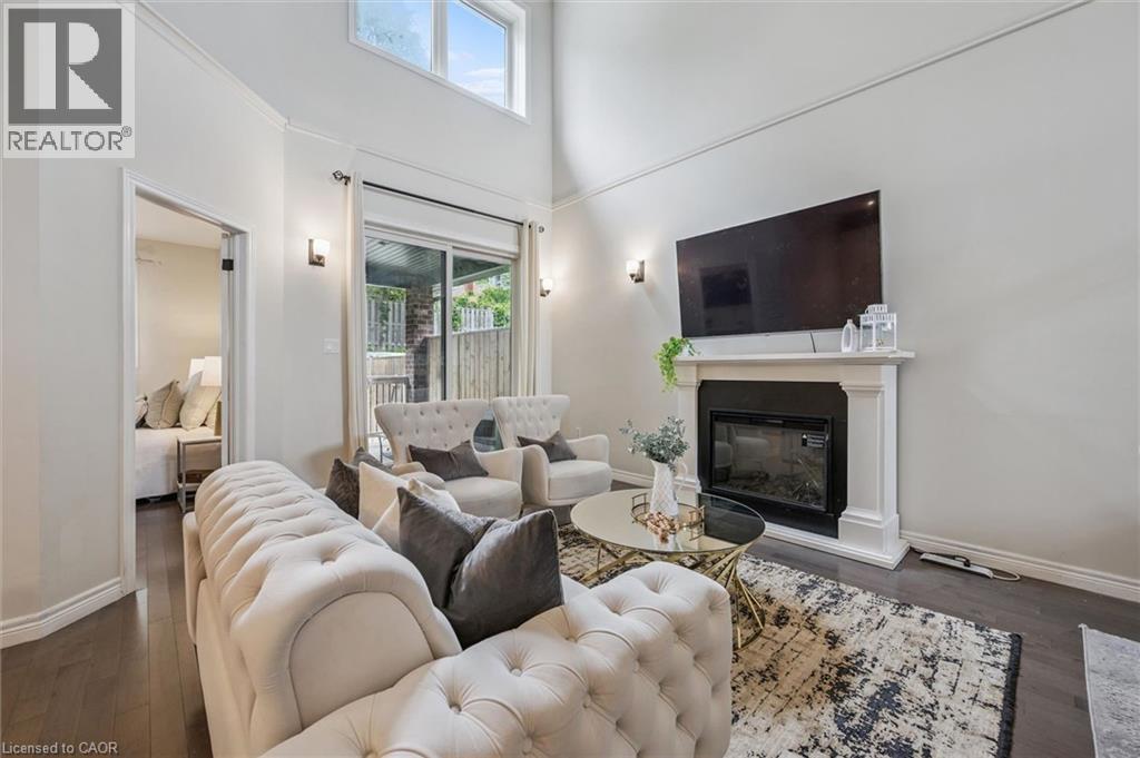 #12 254 GOSLING GARDENS - 9