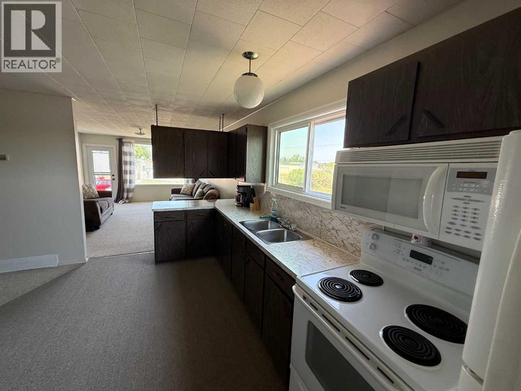 3 Oak Avenue W - 14