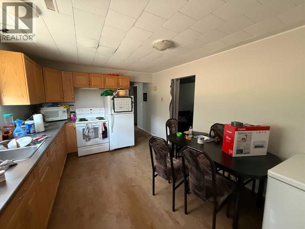 3 Oak Avenue W - 19