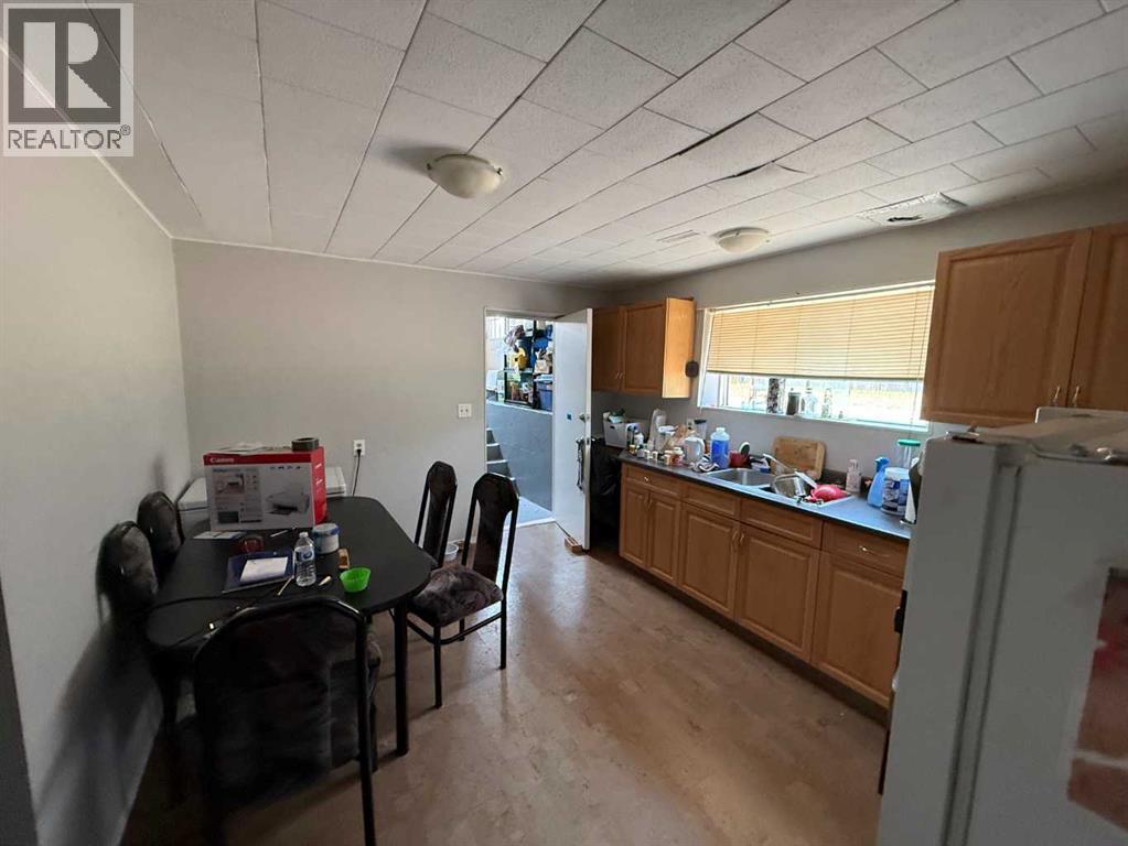 3 Oak Avenue W - 20