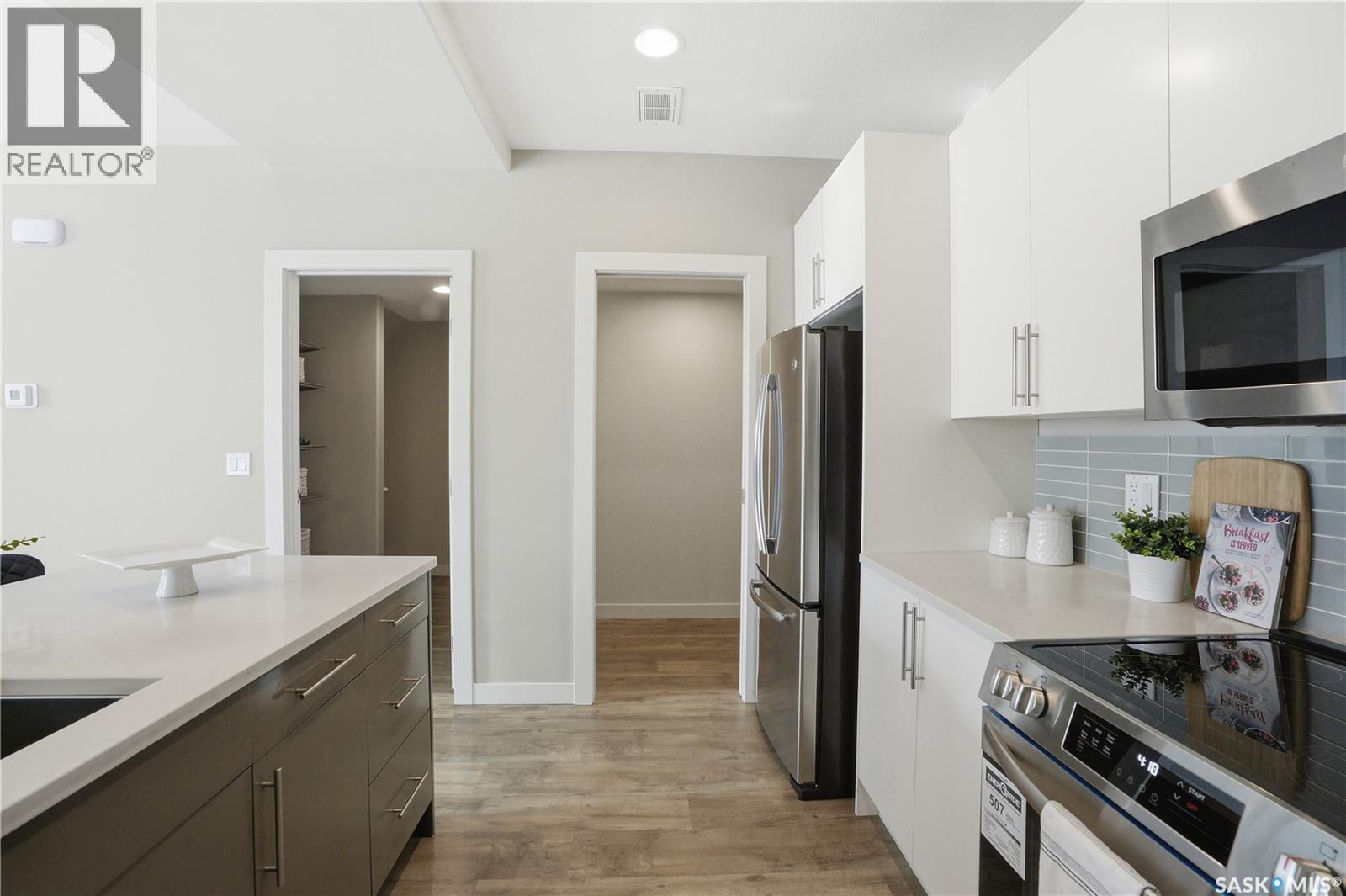 #6 103 Willis CRESCENT - Image 12