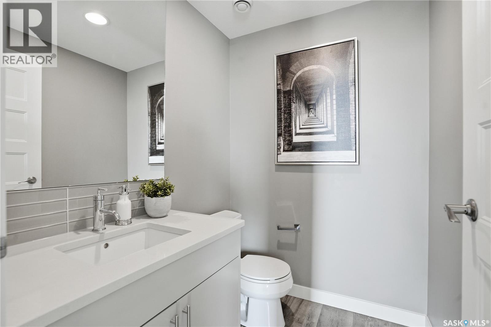 #6 103 Willis CRESCENT - Image 16