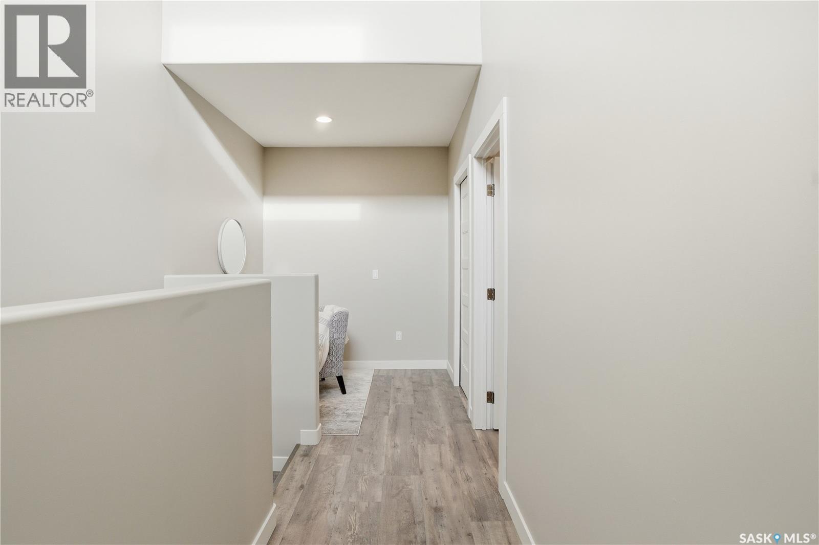 #6 103 Willis CRESCENT - 18