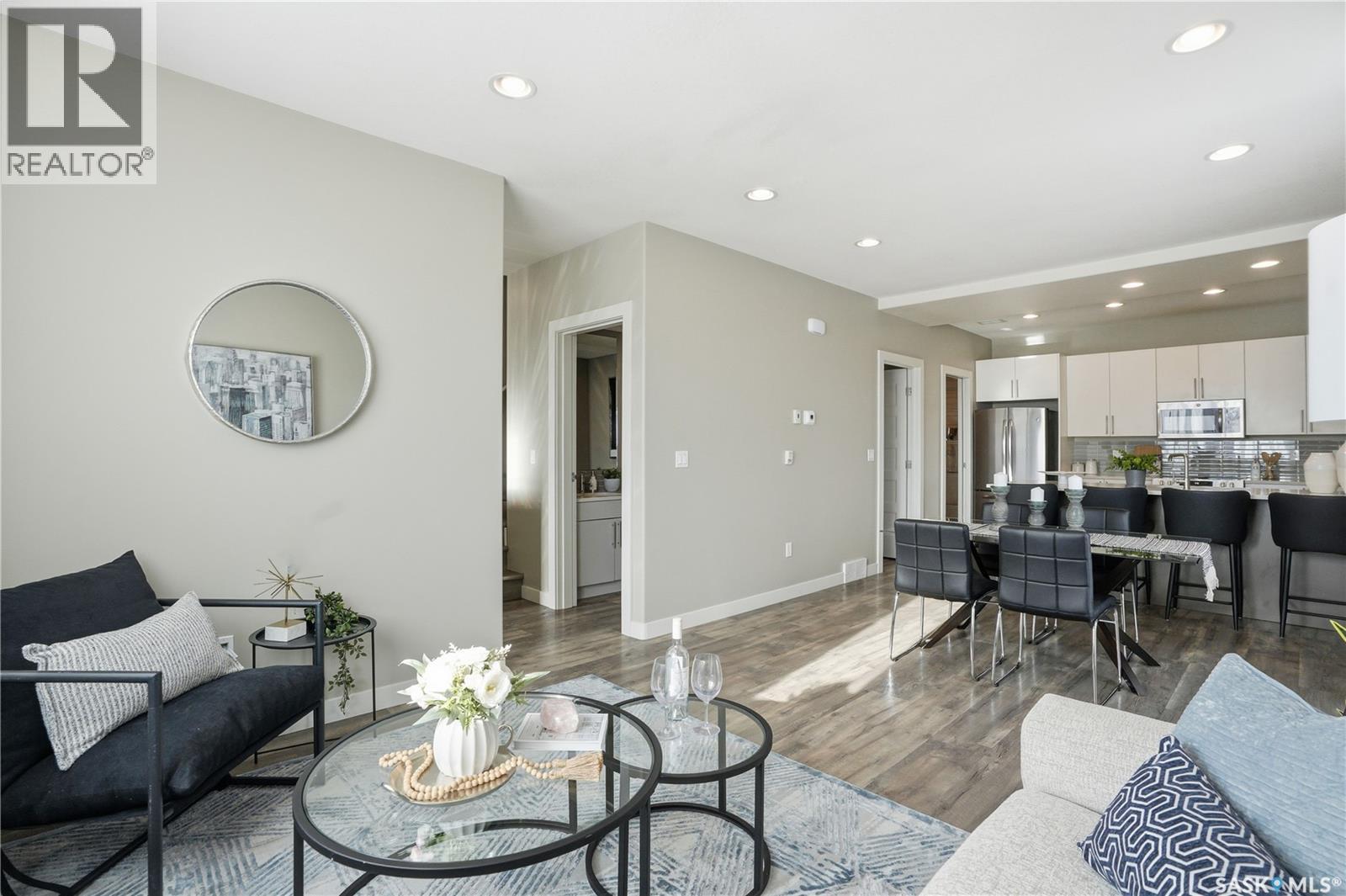 #6 103 Willis CRESCENT - Image 6