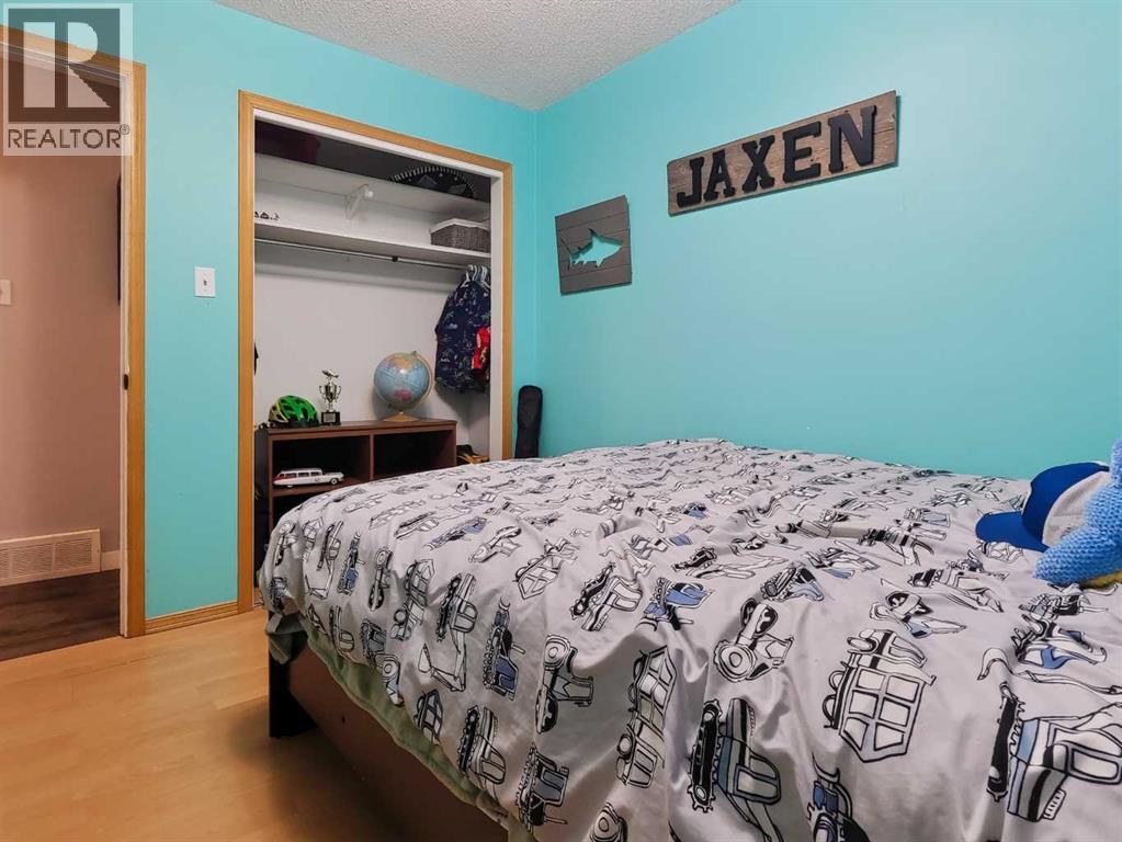 727 Oak Drive - Image 24