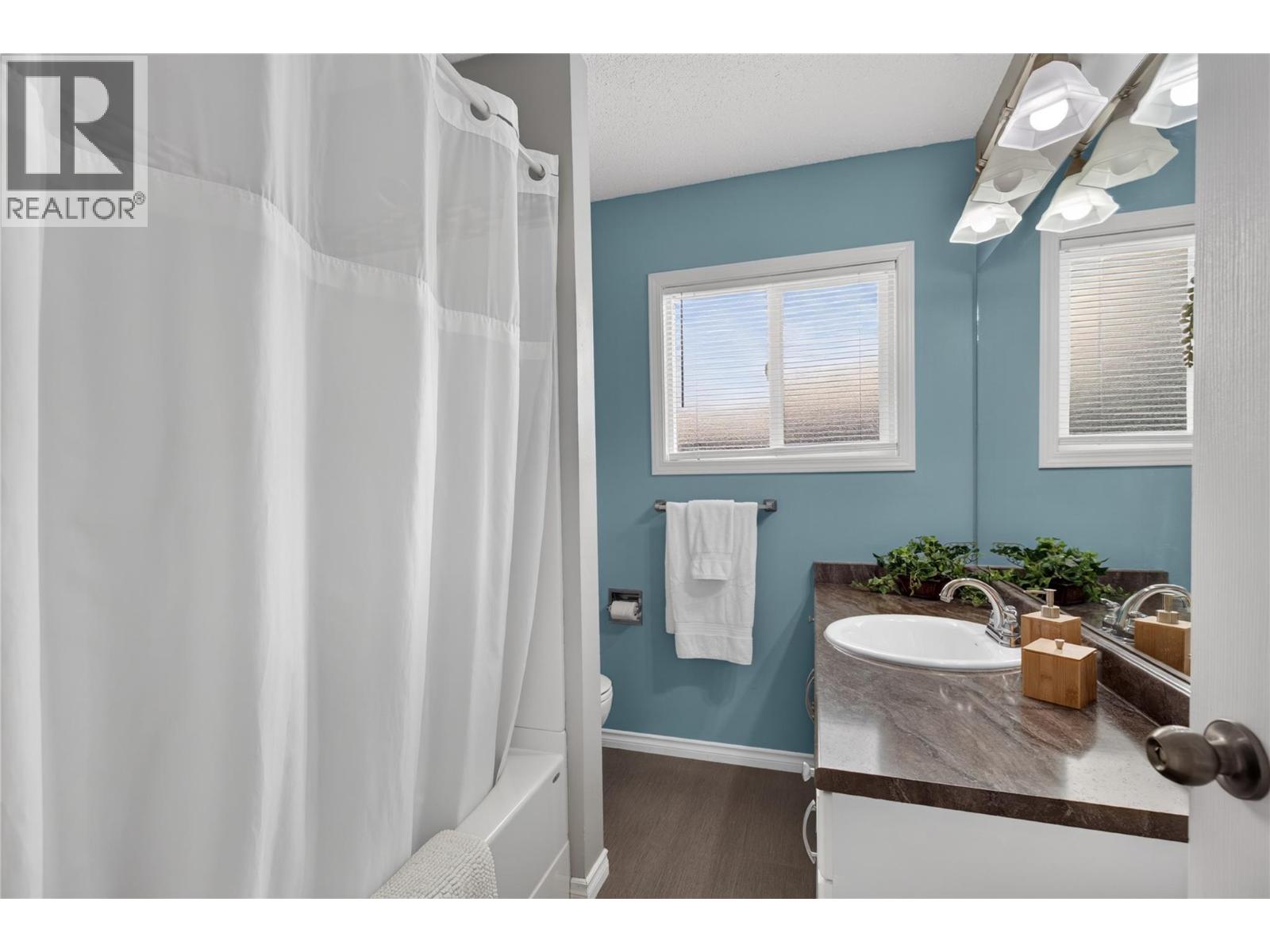 1906 23 Avenue - Image 35