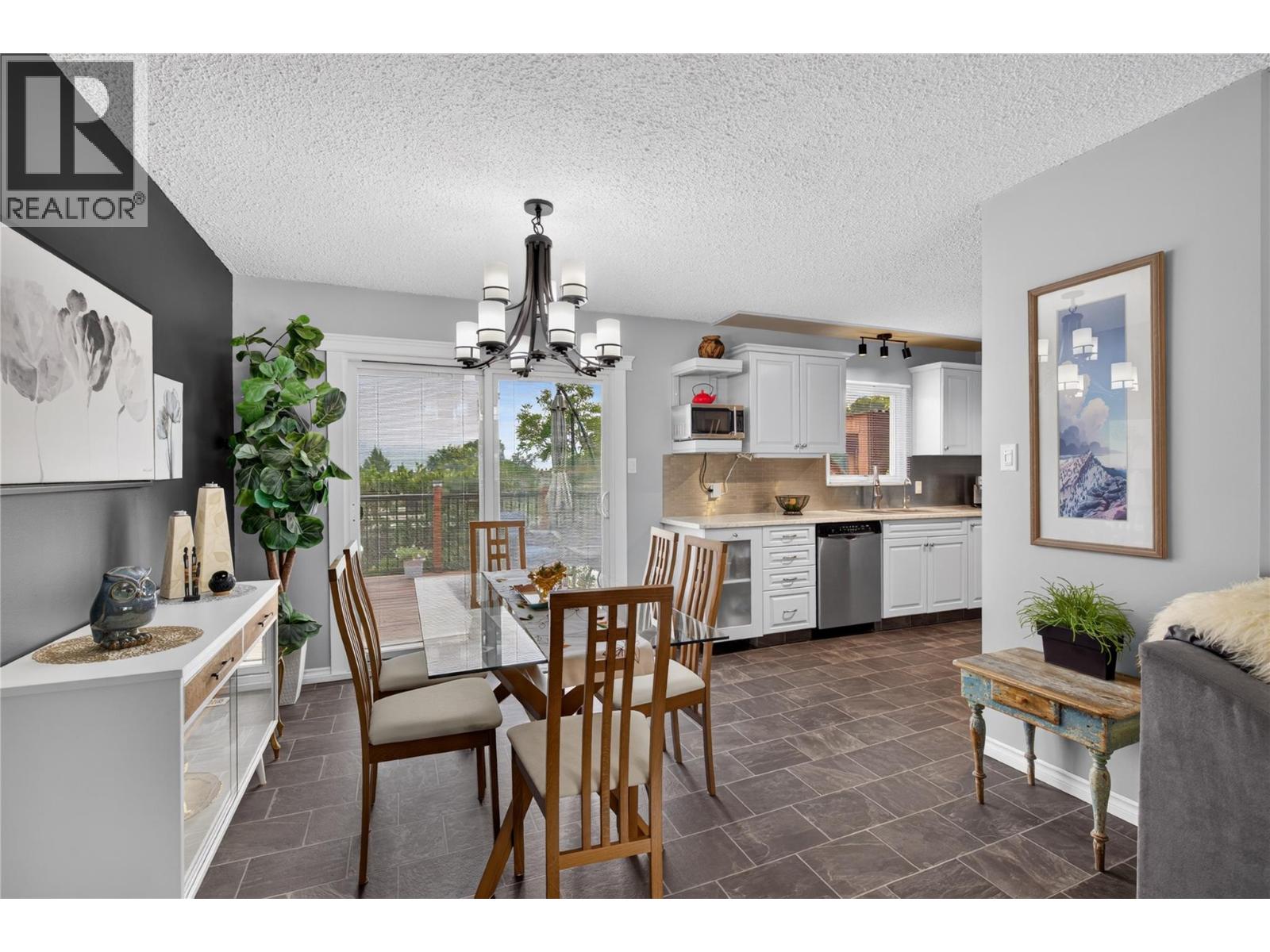 1906 23 Avenue - Image 15