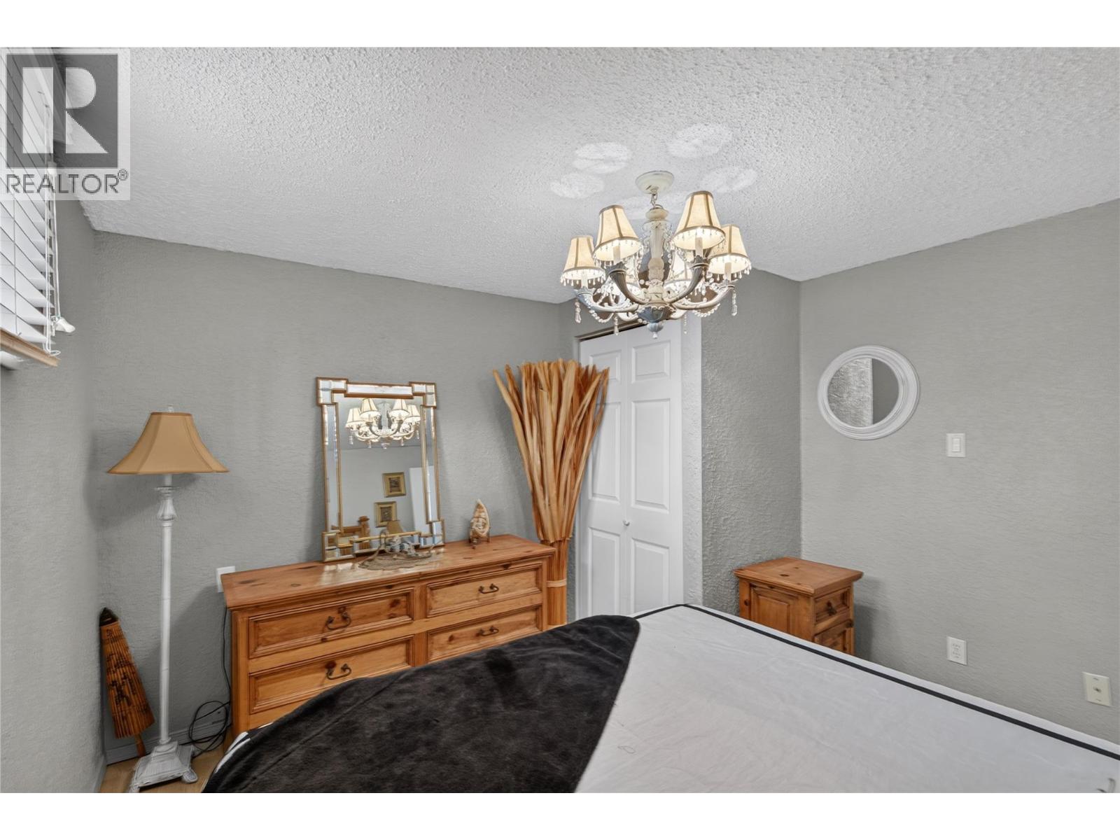 1906 23 Avenue - Image 47