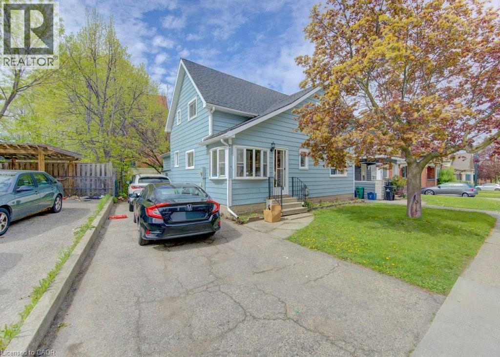 8 MARSHALL Street - 1
