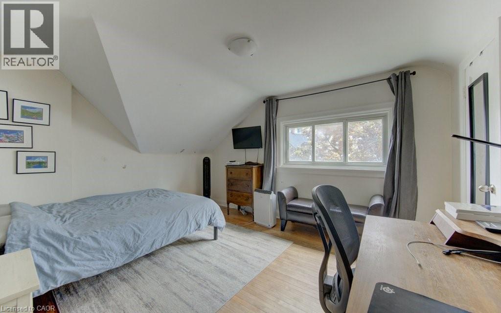 8 MARSHALL Street - 17
