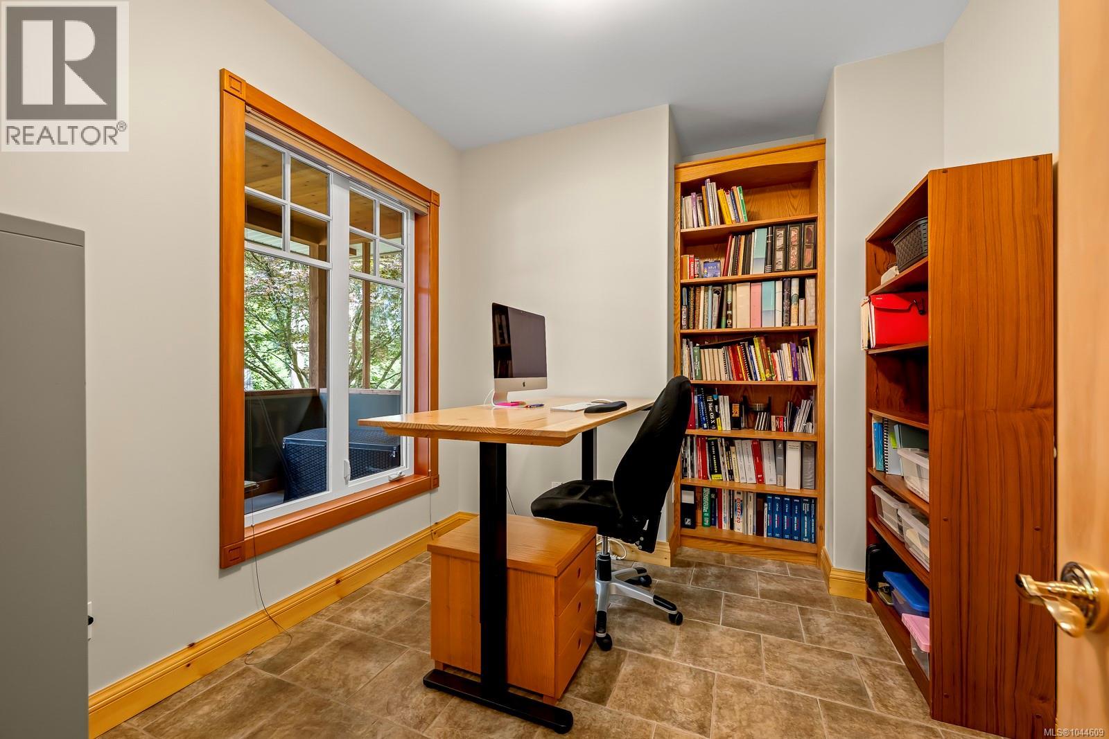 307 Bates Dr - 14