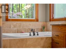 307 Bates Dr, Fanny Bay, BC V0R1W0 Photo 31