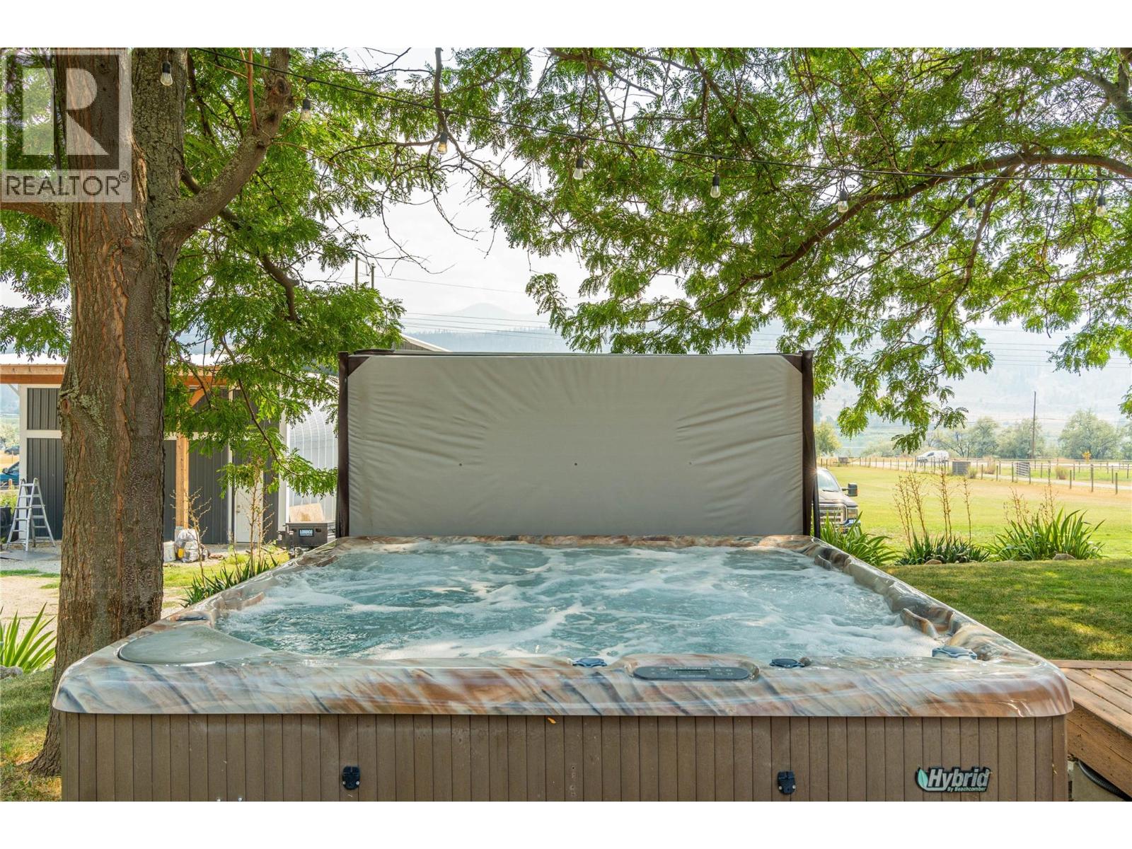 3227 Shuswap Road - 17