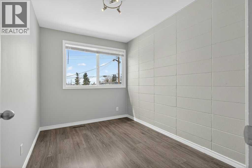 #303 2211 19 Street NE - 32