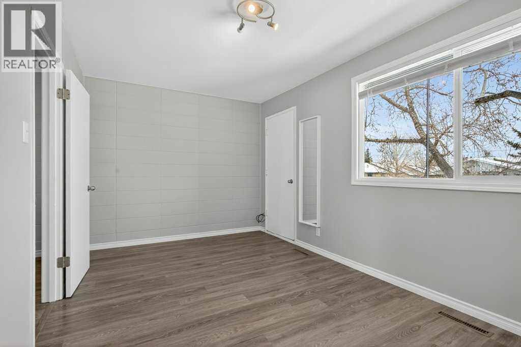 #303 2211 19 Street NE - 21