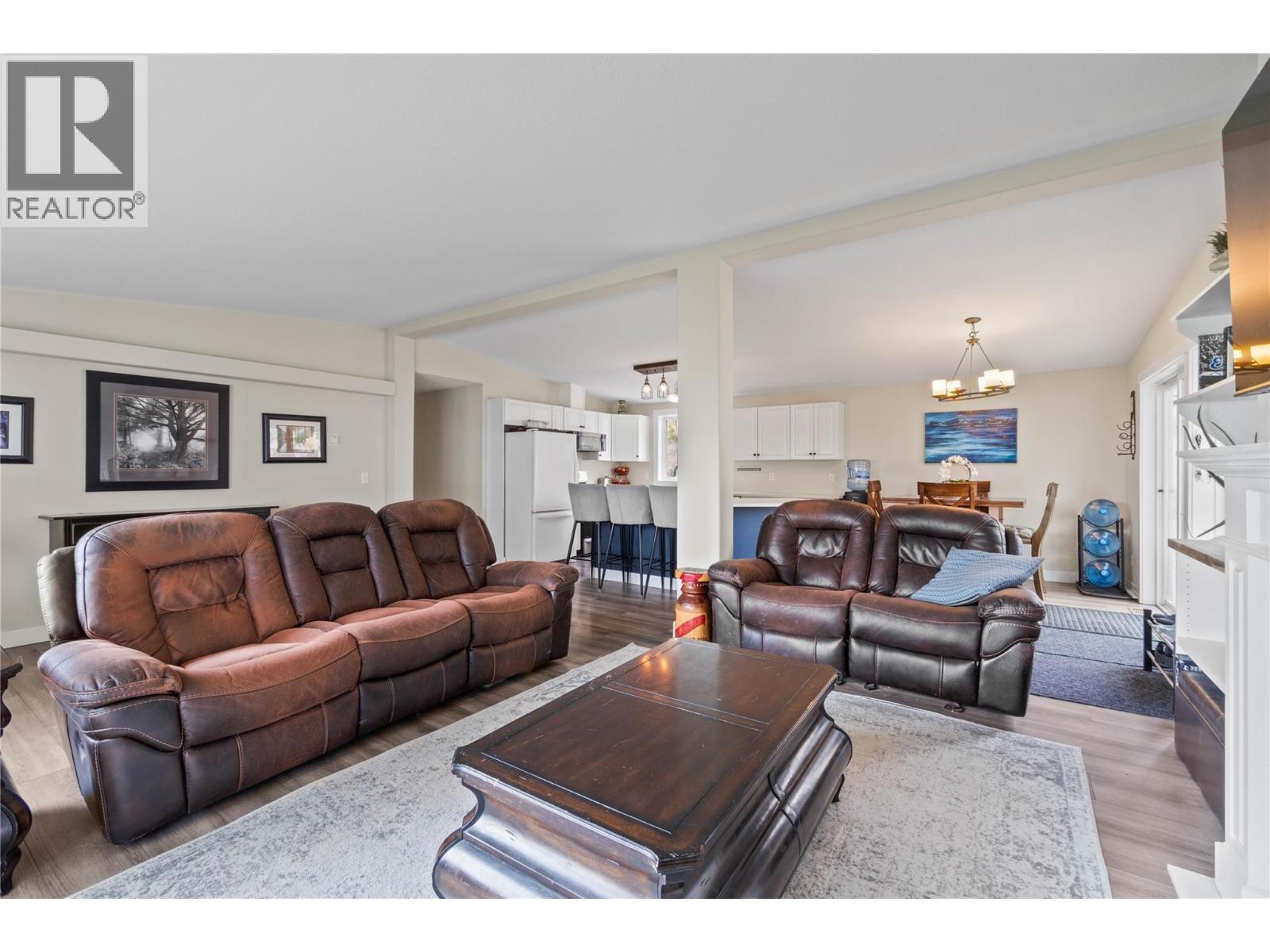 3227 Shuswap Road - 7
