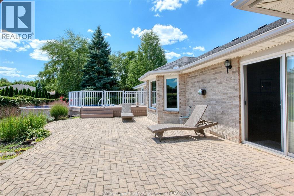 521 ROYAL RIDGE CRESCENT - 41