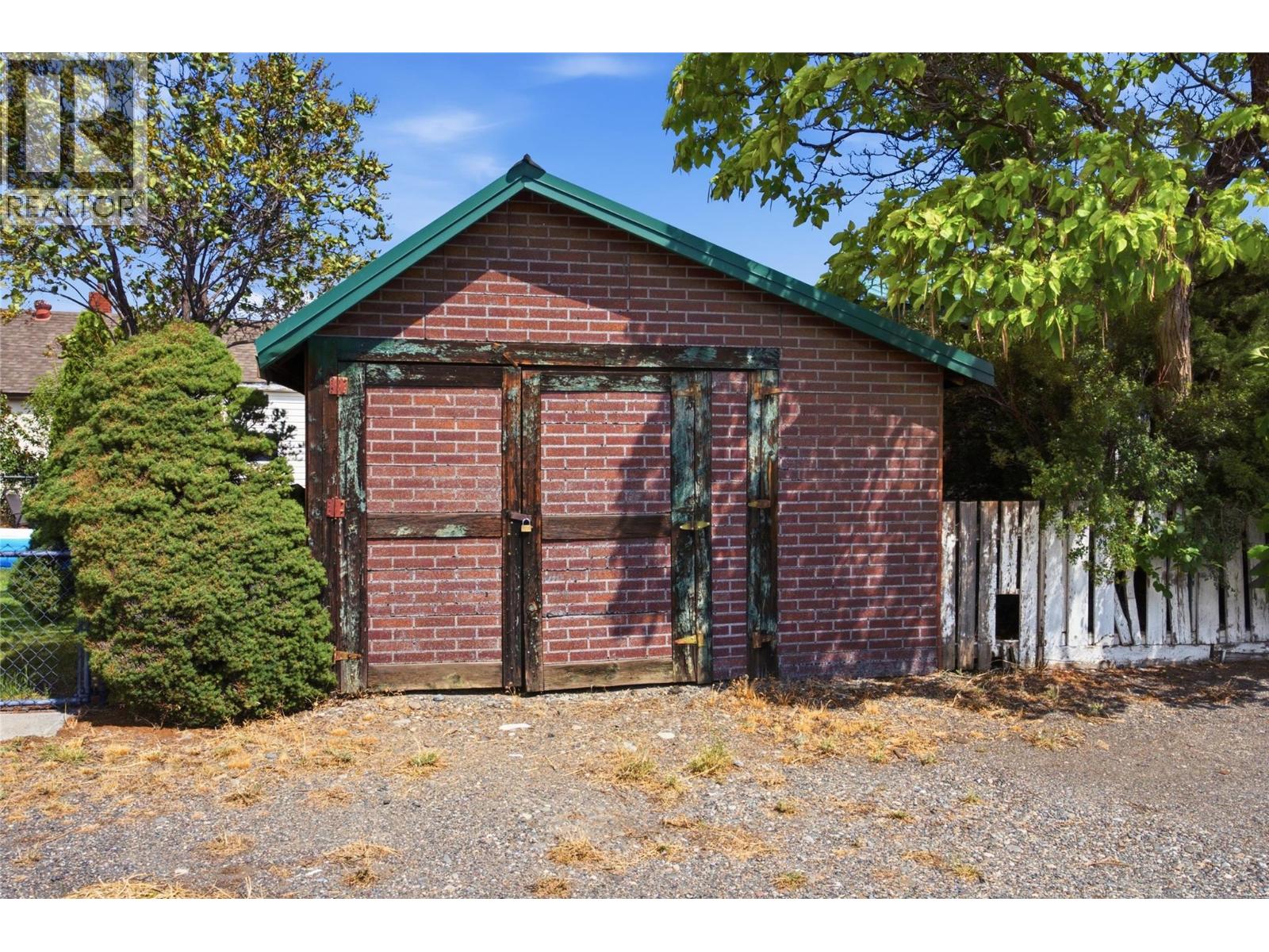 252 6th Street - Image 24