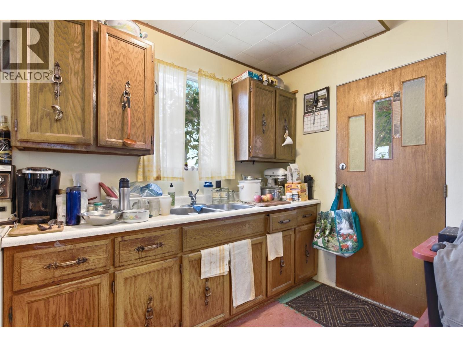 252 6th Street - Image 4