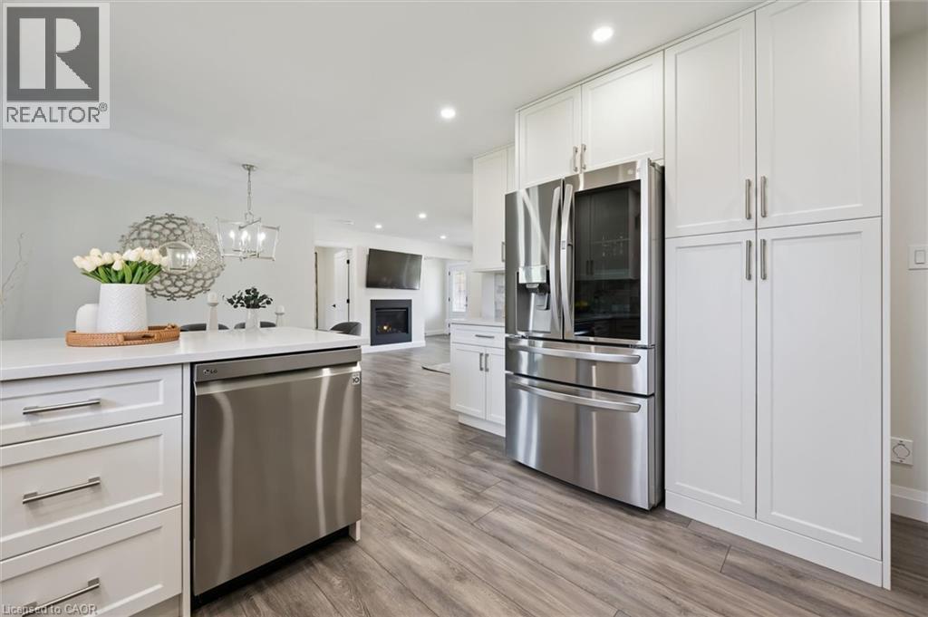 10 ALEXANDER Avenue - Image 12