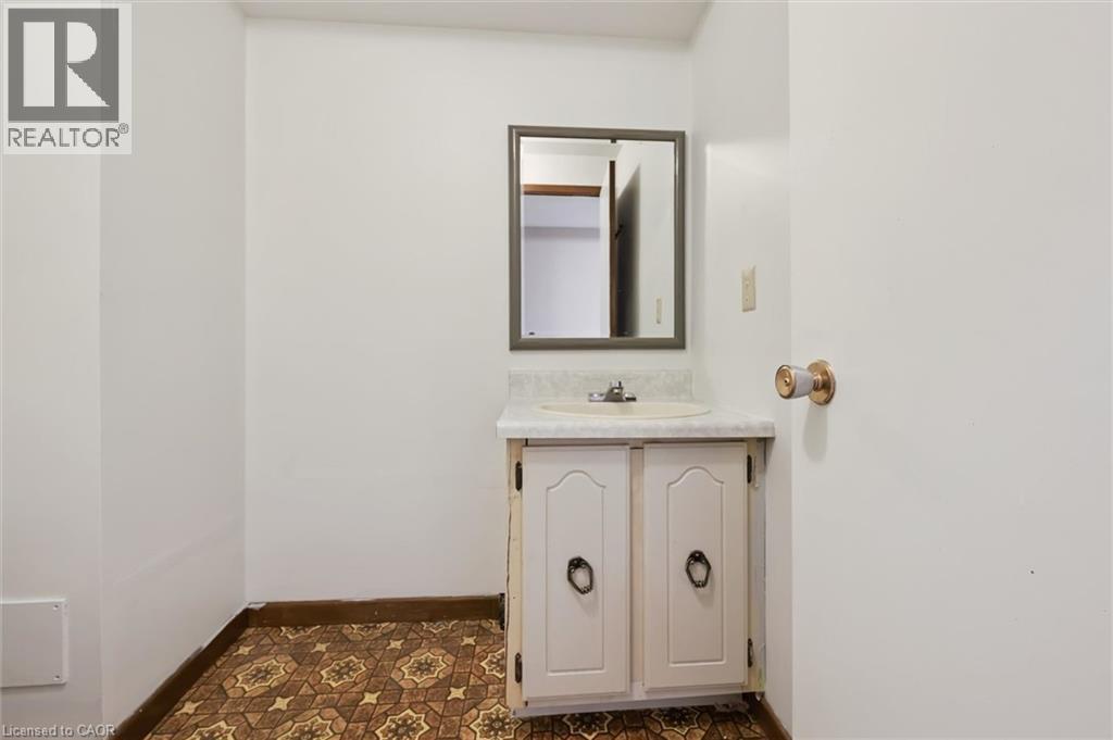10 ALEXANDER Avenue - Image 29