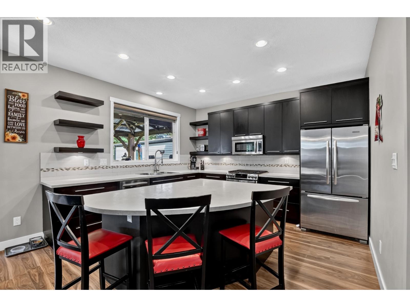 7557 LOEDEL CRESCENT - 12