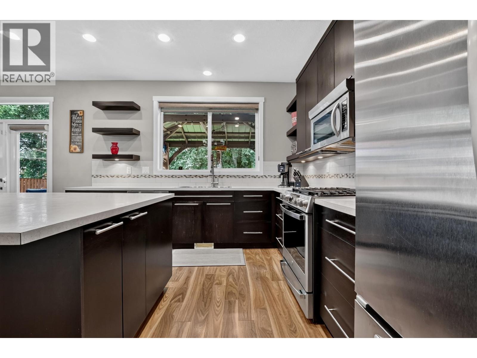 7557 LOEDEL CRESCENT - 16