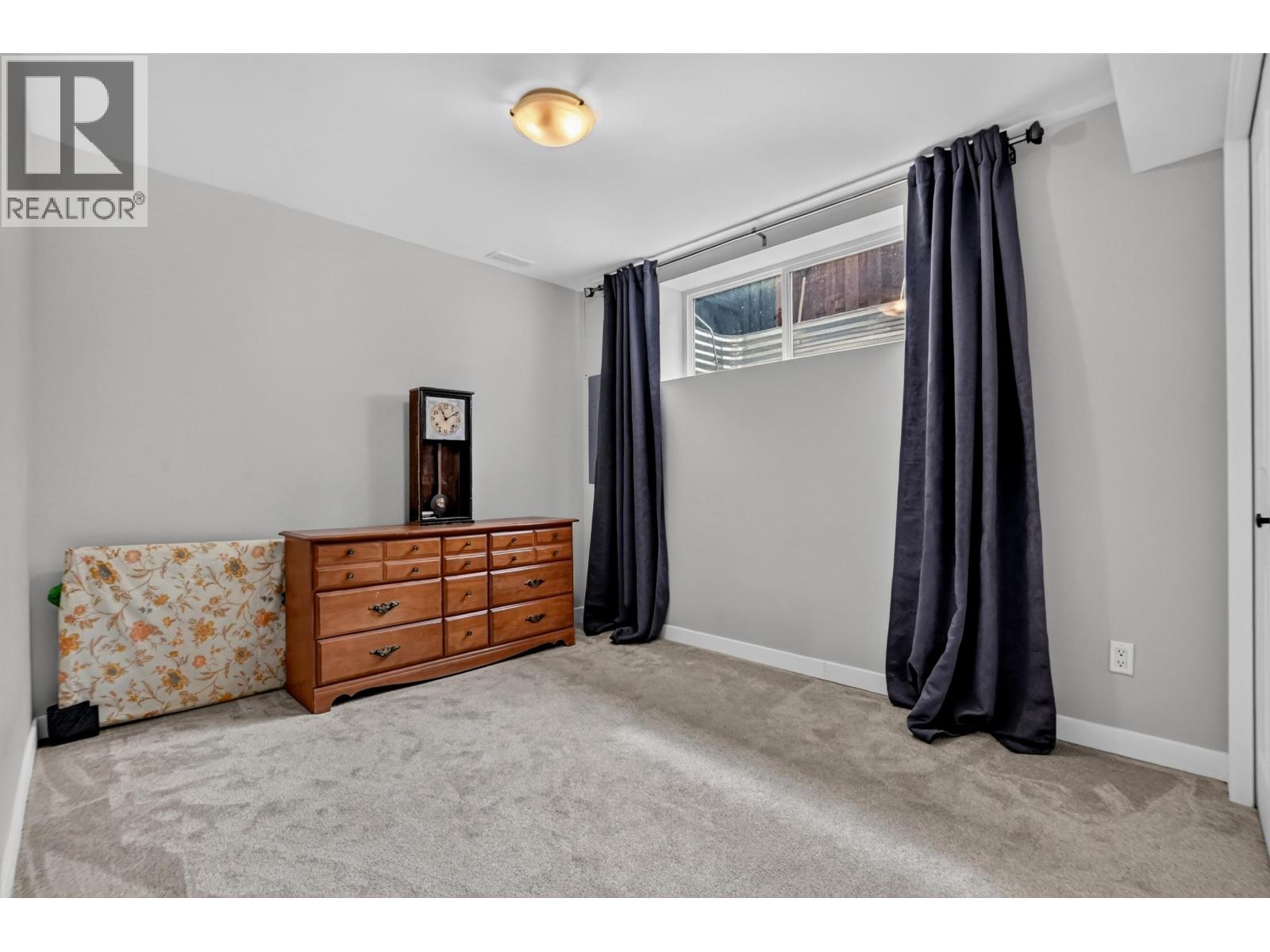 7557 LOEDEL CRESCENT - 27