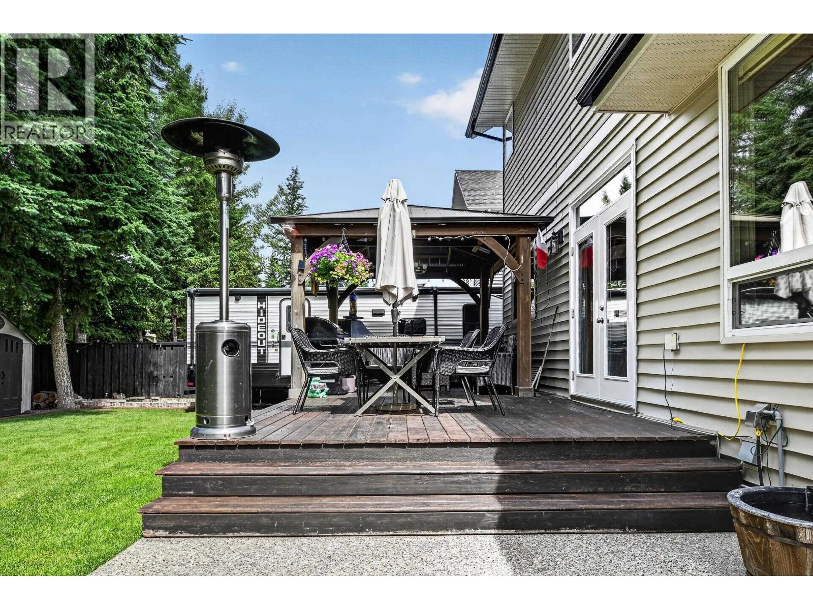 7557 LOEDEL CRESCENT - 34
