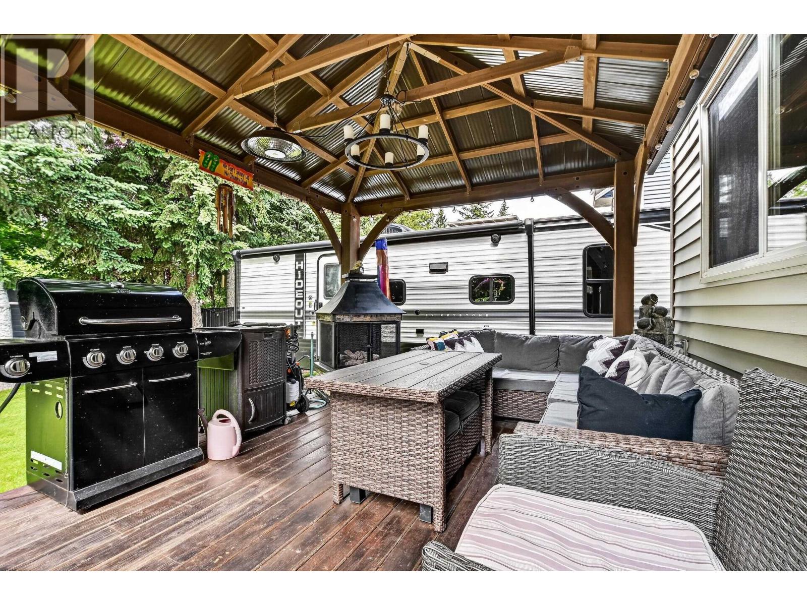 7557 LOEDEL CRESCENT - 36