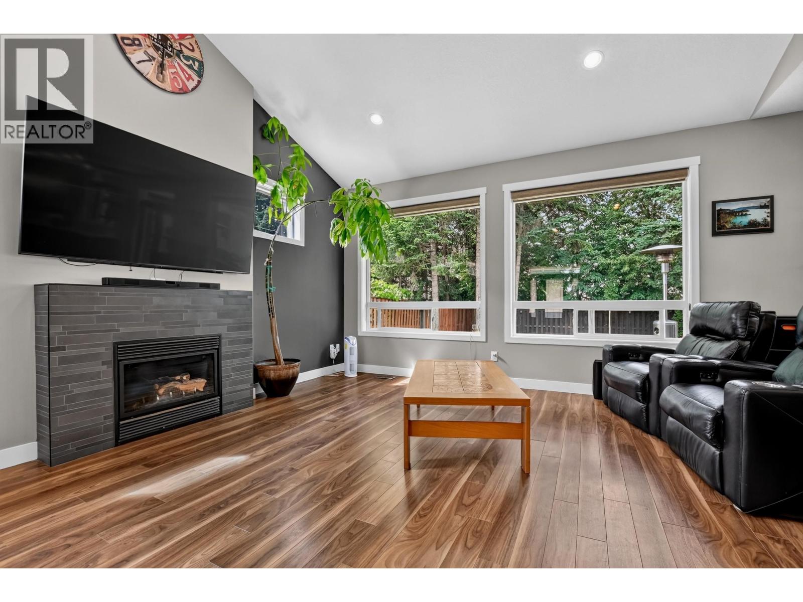 7557 LOEDEL CRESCENT, Prince George