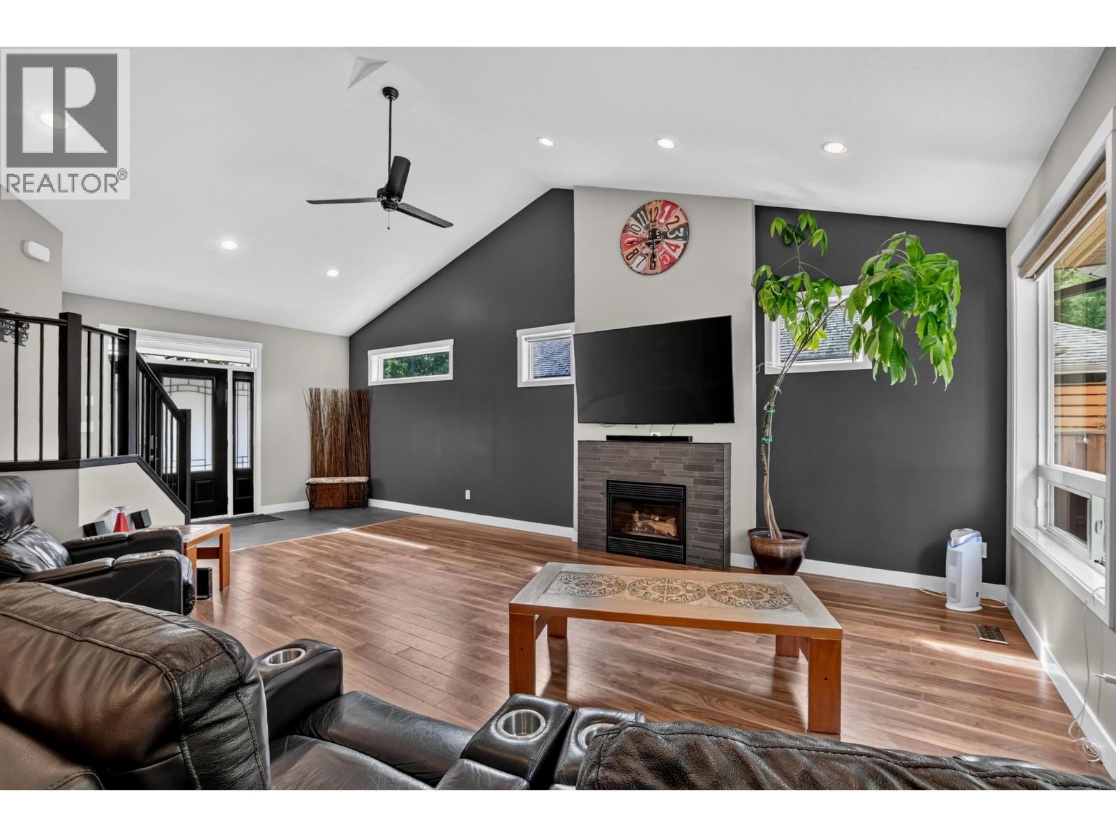 7557 LOEDEL CRESCENT, Prince George