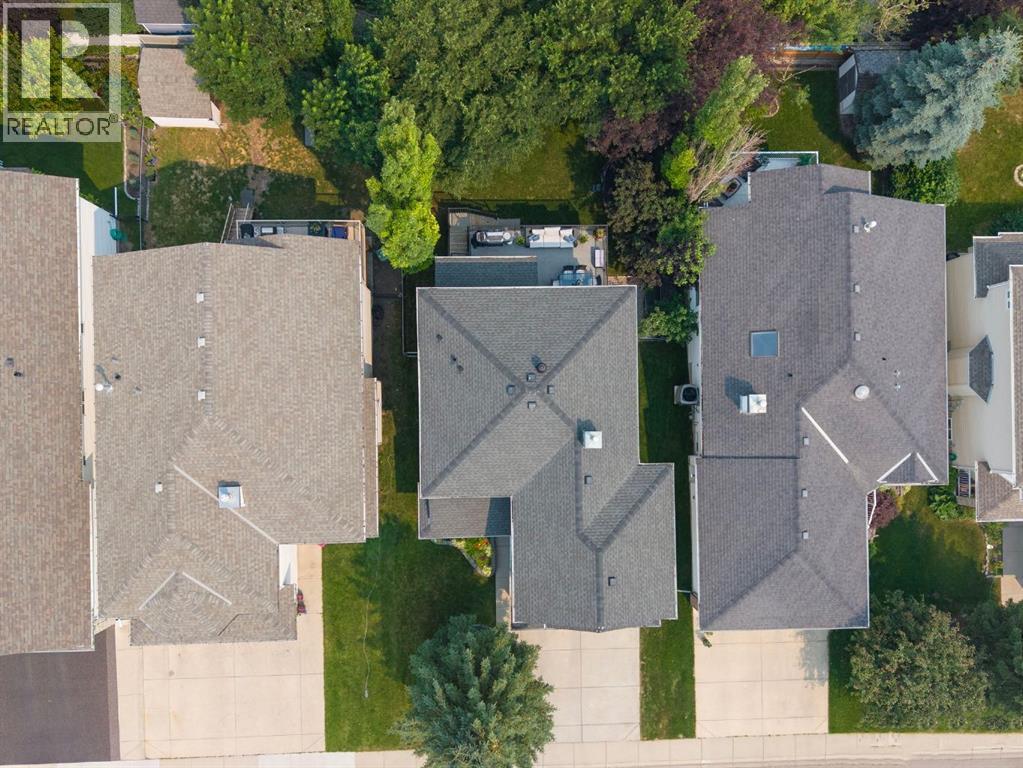 132 Coopers Heights SW - 43