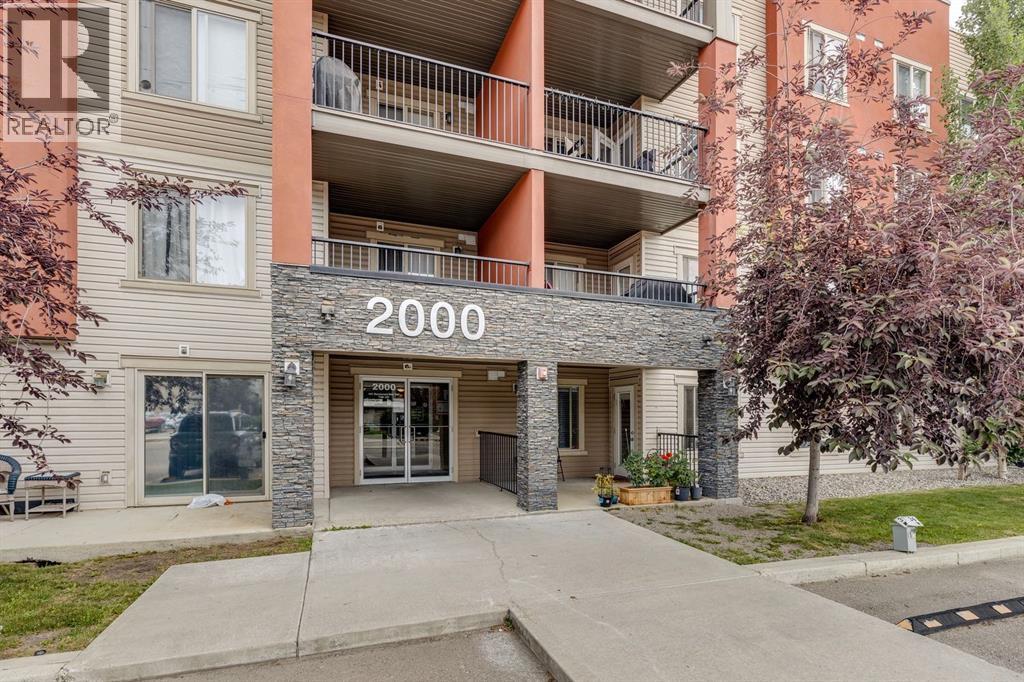 2117, 403 Mackenzie Way SW, Downtown, Airdrie photo 2